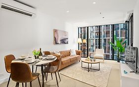 Stunning Apartment At Marvel Stadium With Parking & Amenities